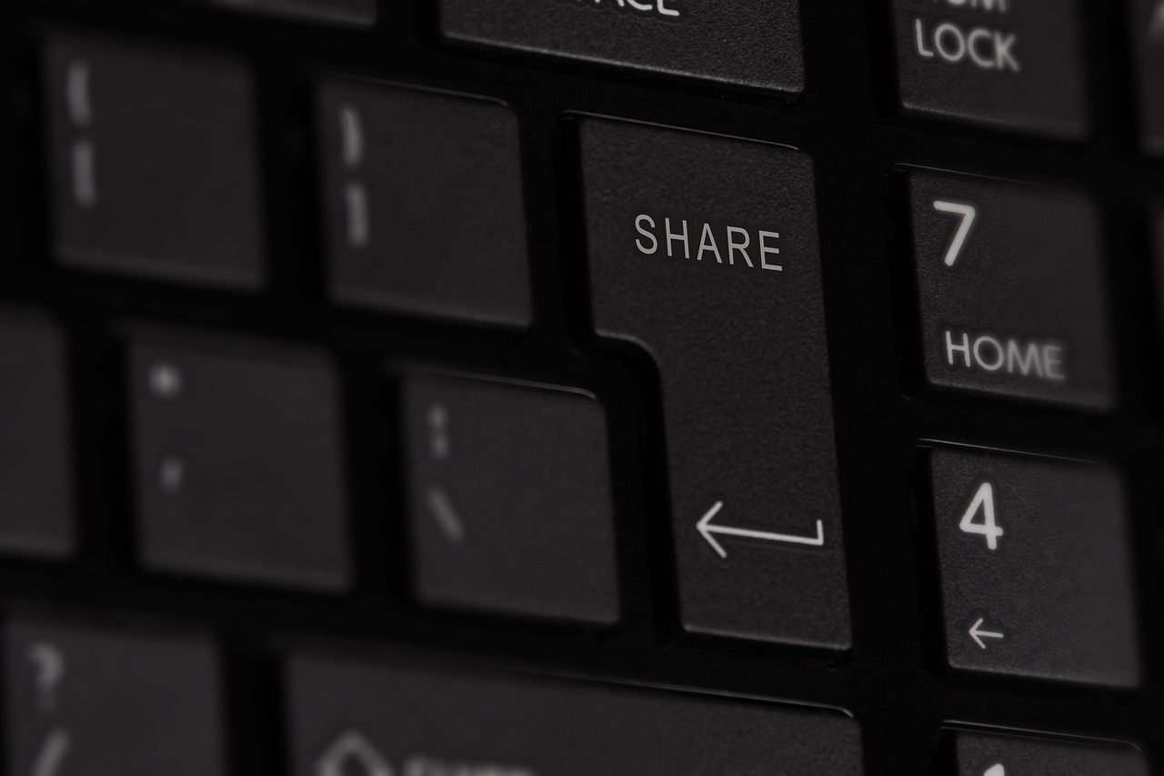 The Right Way To Handle Negative Social Media Comments